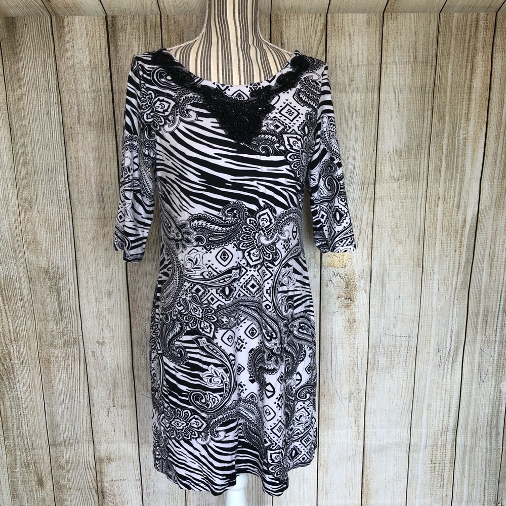 Y2K Medium Stretchy Black & White Beaded Midi Dress